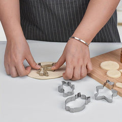 6pcs Christmas Cookie Cutters Stainless Steel Biscuit Molds Kitchen Accessories