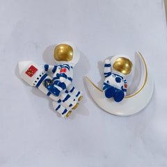 2pcs Astronaut Fridge Magnets Whiteboard Sticker