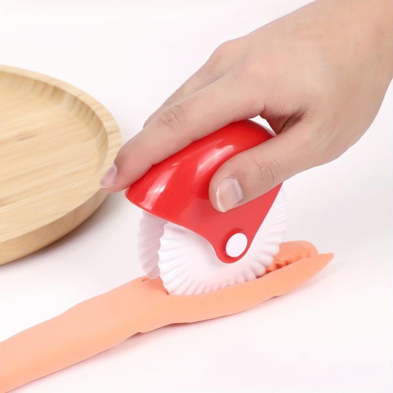 Manual Roller Cutter for Pasta Pizza Pastry Noodle Lattice Cutter Baking