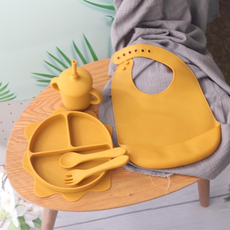 Waterproof Silicone Bib with Crumb Catcher for Baby Feeding