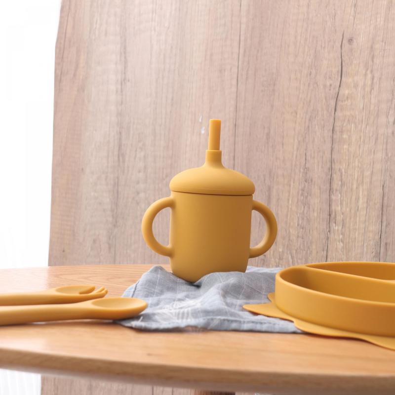 Waterproof Silicone Bib with Crumb Catcher for Baby Feeding