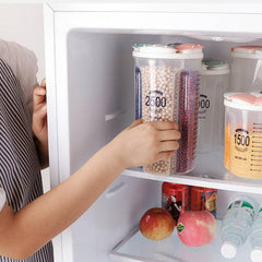 Airtight Square Food Storage Container Keeps Food Fresh