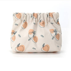 Versatile Cosmetic Storage Bag for Travel and Makeup Organization