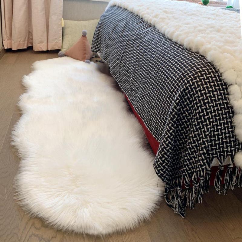 Soft Sheepskin Rug Non Slip Faux Fur Carpet for Bedroom and Living Room