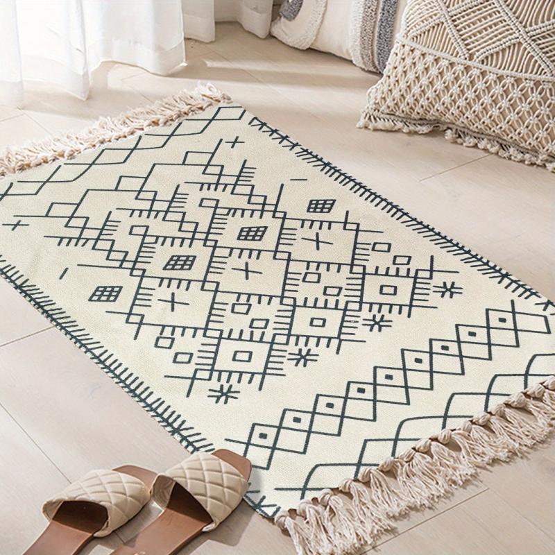 Hand Woven Boho Tassel Area Rug Soft Non Slip Linen Carpet