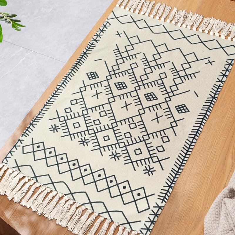 Hand Woven Boho Tassel Area Rug Soft Non Slip Linen Carpet