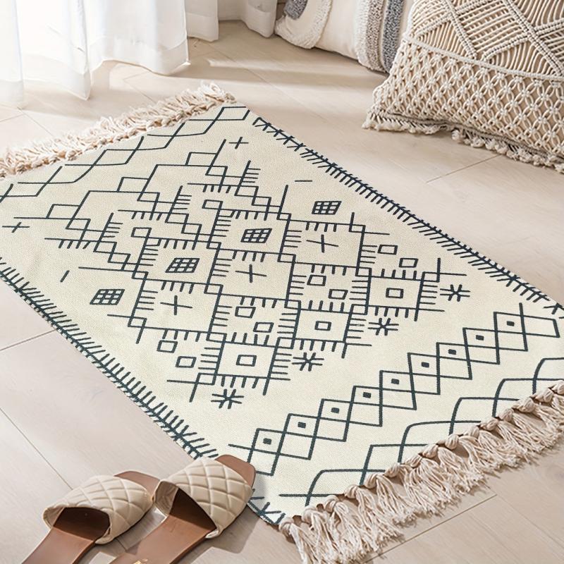 Hand Woven Boho Tassel Area Rug Soft Non Slip Linen Carpet