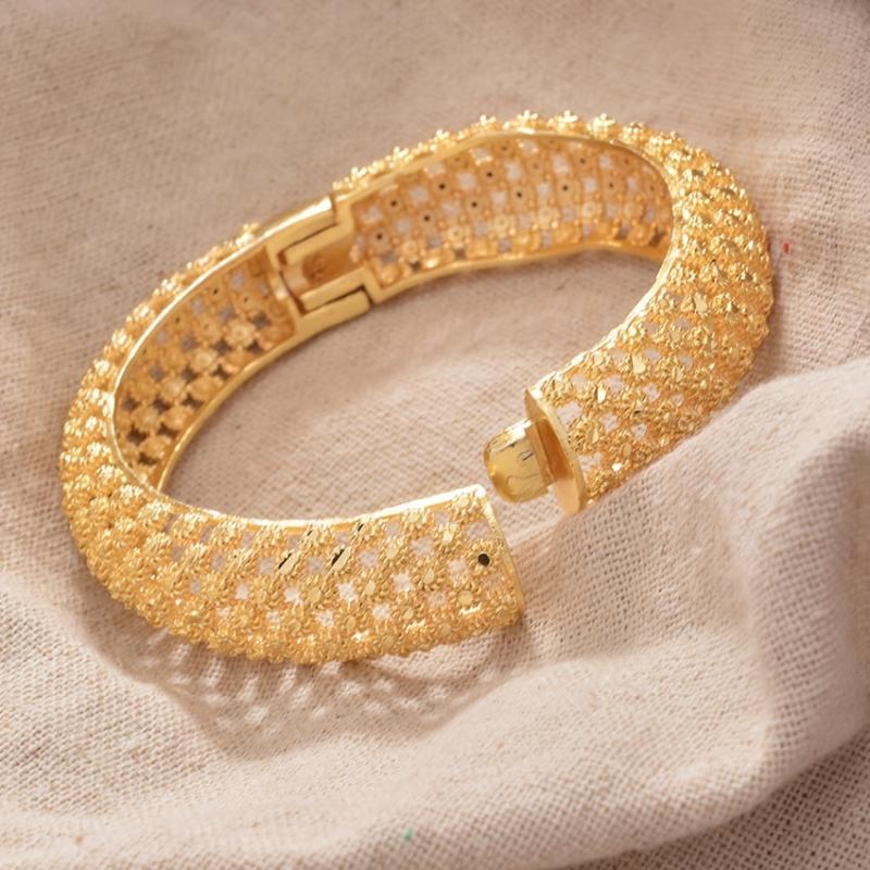 Flower Shape Chunky Bangle 18K Plated Hollow Pattern Copper Bangle Bracelet