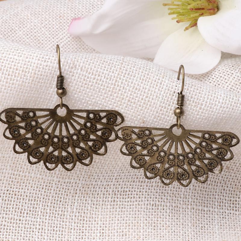 Boho Scalloped Drop Earrings Carved Metal Hooks Vintage Style