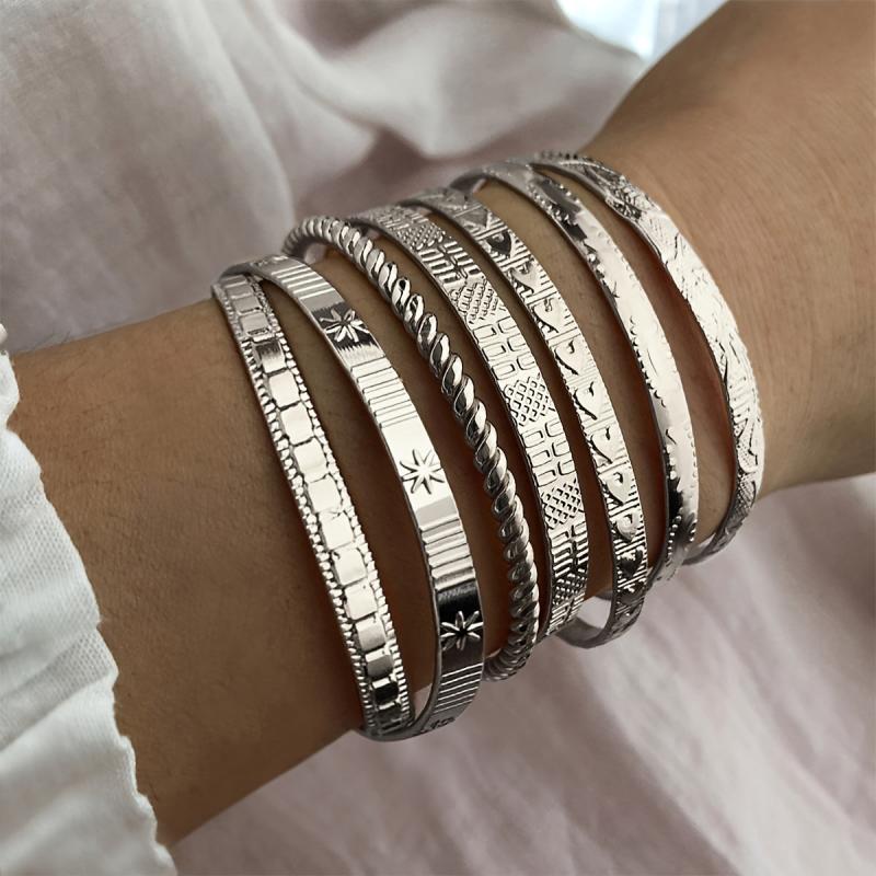 7pcs Golden Heart Twist Bracelets Set for Women Girls