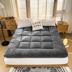 Soft Milk Fleece Lamb Velvet Mattress Pad for Bedroom