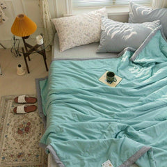 Soft & Comfortable Quilt for Bedroom Living Room Hotel Decor