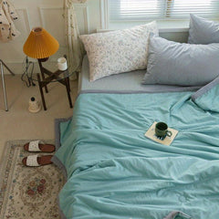 Soft & Comfortable Quilt for Bedroom Living Room Hotel Decor