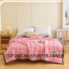 Soft Summer Quilt Skin Friendly Bedding for Bedroom and Guest Room