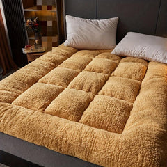 Lamb Wool Mattress Thickening to Keep Warm Three-dimensional Quilting Process