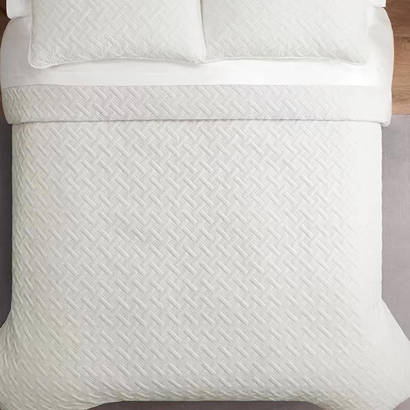 Soft Solid Bedspread for Bedroom and Dorm Room Decor