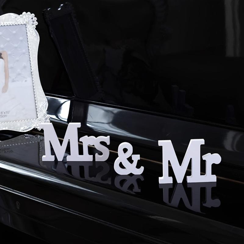 3pcs Mr & Mrs Wedding Supplies Alphabet Decoration Photography Props