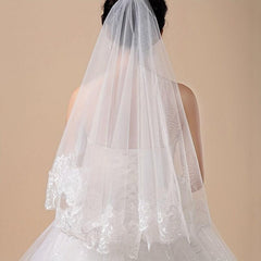 Lace Bridal Veil 4 9ft Long Elegant for Weddings Bachelorette Parties
