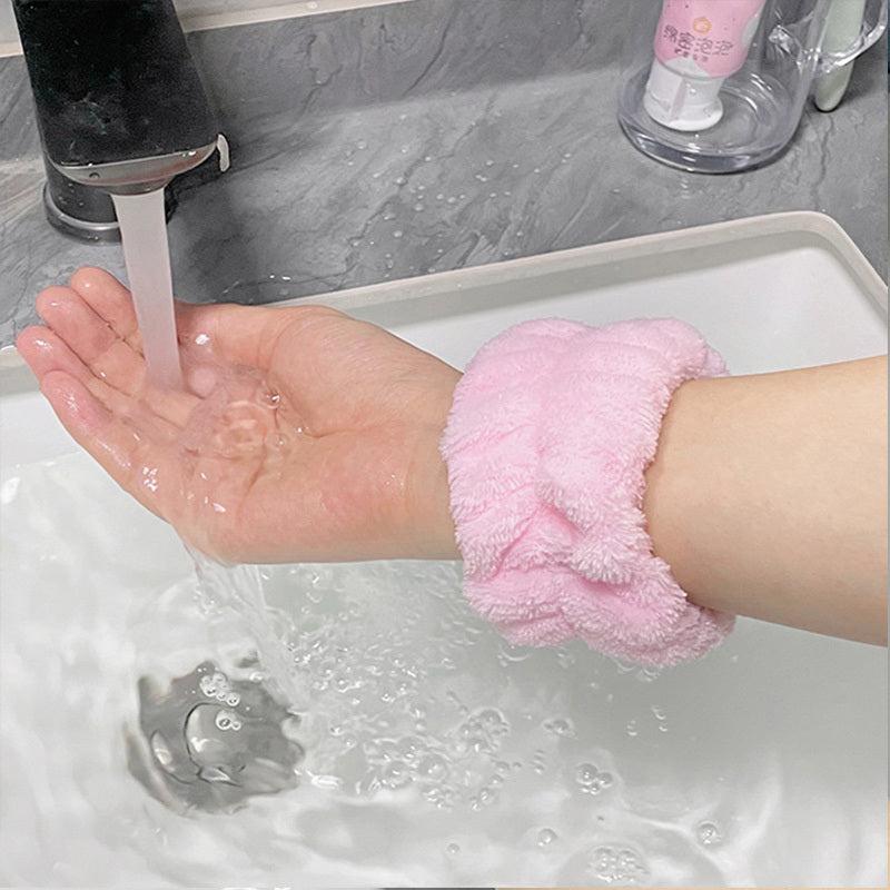 Absorbent Microfiber Wrist Wash Towel for Women - Prevent Liquid Spills