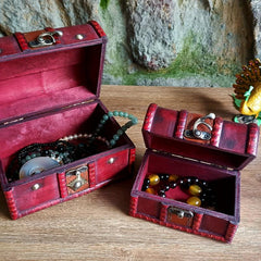 Coolrunner Antique Vintage Wooden Box Stamp Flower Small Metal Lock Jewelry Trea