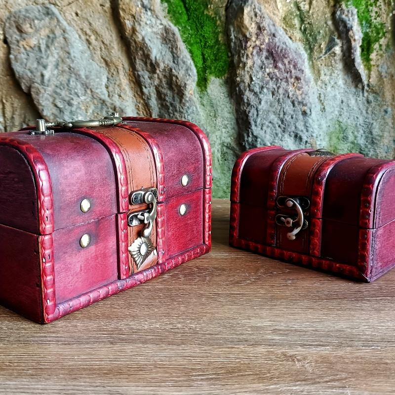 Coolrunner Antique Vintage Wooden Box Stamp Flower Small Metal Lock Jewelry Trea