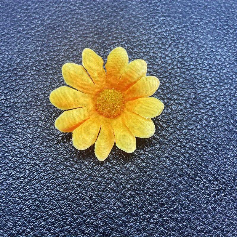 100-200pcs Faux Daisy Flower Heads Fabric Daisies DIY Wedding Scrapbooking