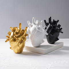 Heart Vase Decorative Bottle Dried Flower Container Resin Handicraft Ornament