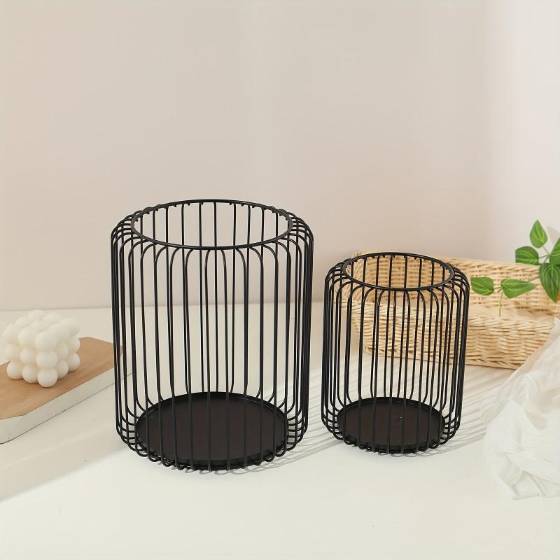 2pcs Metal Lacquered Candle Holder Lantern Shaped Candlesticks