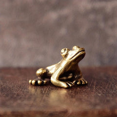 Retro Copper Frog Figurine Desktop Ornament and Tea Pet Decor