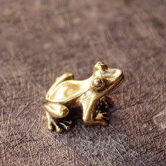 Retro Copper Frog Figurine Desktop Ornament and Tea Pet Decor