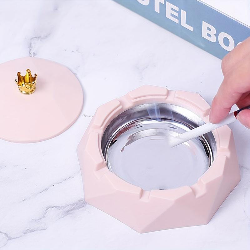Crown Decor Windproof Round Ashtray With Rotating Lid