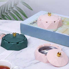 Crown Decor Windproof Round Ashtray With Rotating Lid