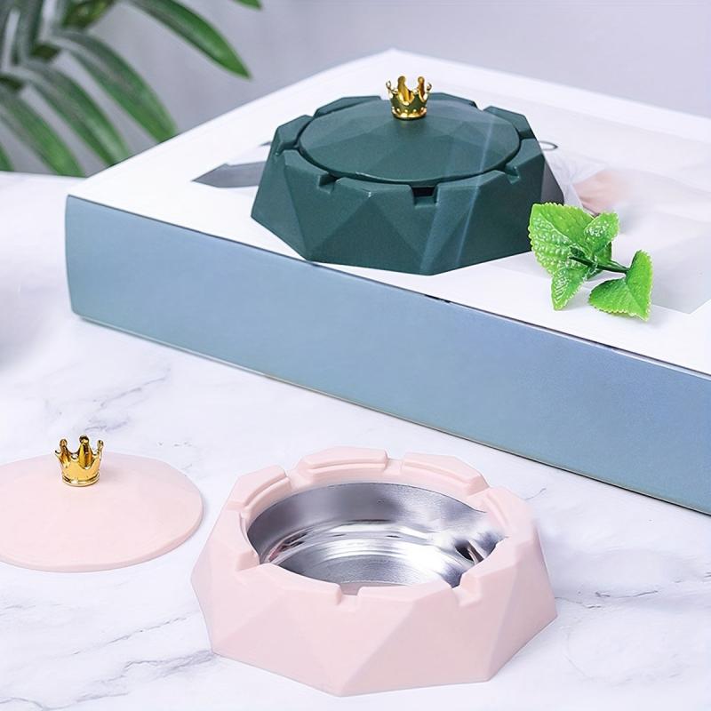 Crown Decor Windproof Round Ashtray With Rotating Lid