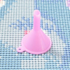 1PC Mini Plastic Funnel Diamond Painting Tools Storage Box Bottle Subpackage