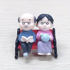 Realistic Old Couple Statue Set for Garden and Home Decor