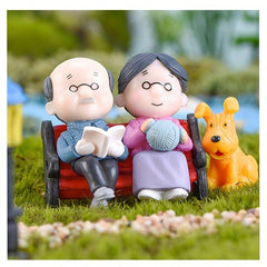 Realistic Old Couple Statue Set for Garden and Home Decor
