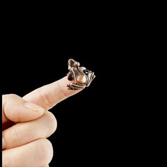 1pc Frog Ornament Mini Incense Seat Desk Tea Pet Tea Ceremony Ornament
