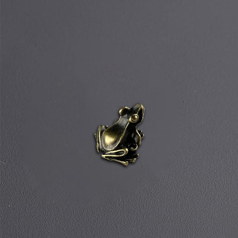 1pc Frog Ornament Mini Incense Seat Desk Tea Pet Tea Ceremony Ornament
