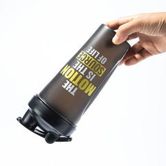 Large Capacity Protein Shaker Bottle 600ml 20oz with Stirring Balls and Straw
