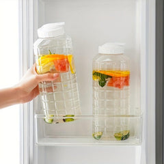 Plastic Pitcher with Lid 72oz Heavy Duty Clear Drink Carafe