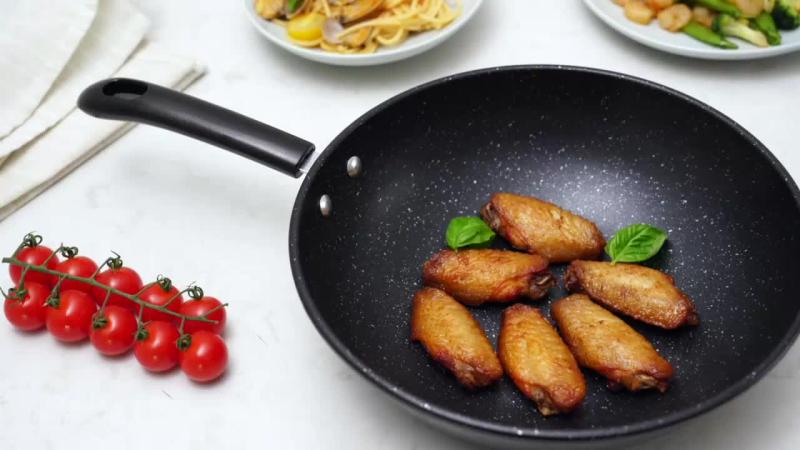 Cast Iron Nonstick Wok 11.02in Frying Pan Pancake Egg Steak Pot