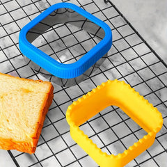 2pcs Sandwich Cutter & Sealer Set Stainless Steel & Plastic Cookie Cutters