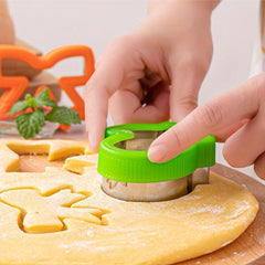 6pcs Christmas Biscuit Cutters Cookie Stamps Plunger Cutter Fondant Molds