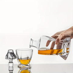 Twisted Whiskey Decanter With Stopper 27 Oz