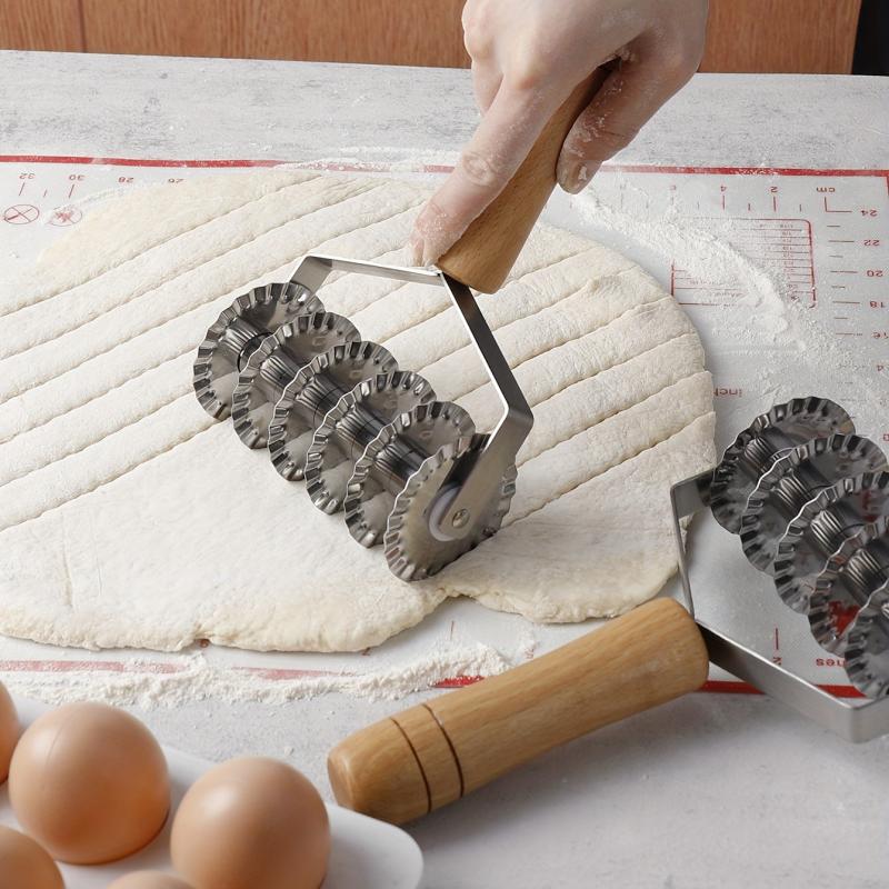 Stainless Steel Six Wheel Cookie Cutter with Wavy Handle
