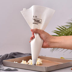 Durable Baking Piping Bags for Buttercream - Resistant and Squeezable