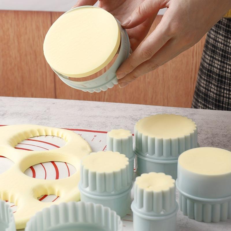 8 Piece Biscuit Mold Set Cookie Cutter for Birthday Party