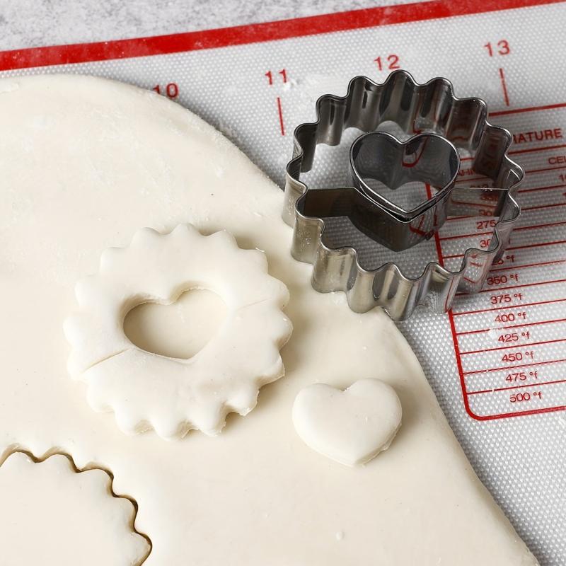 2pcs Stainless Steel Cookie Cutters Flower Heart Shape Candy Mold Biscuit Molds
