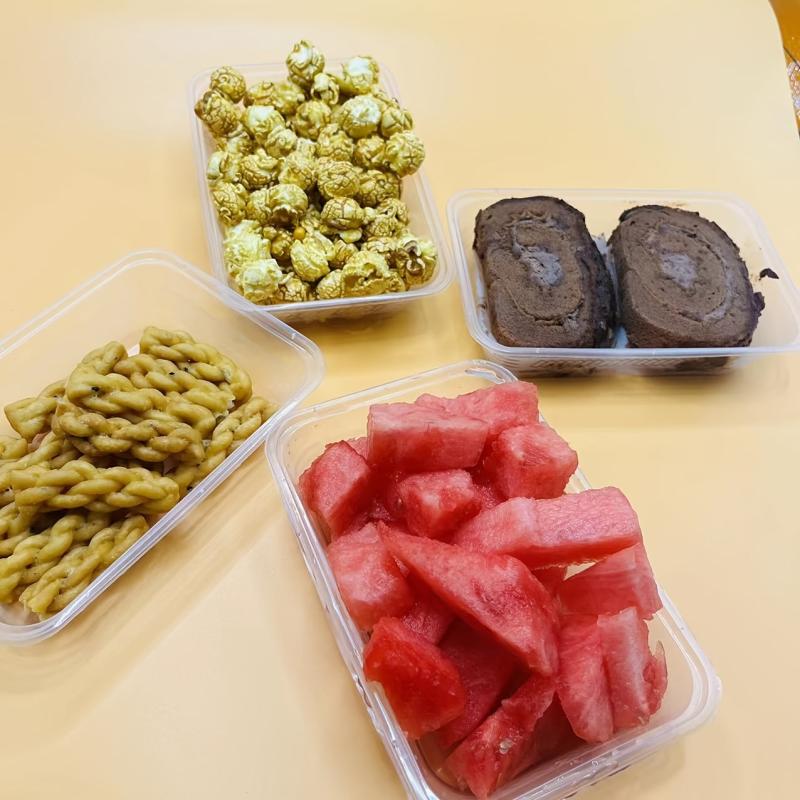 Disposable Lunch Boxes with Covers for Food Preparation