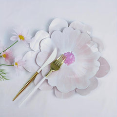 8pcs Flower Shaped Disposable Dinner Plate Dessert Plate